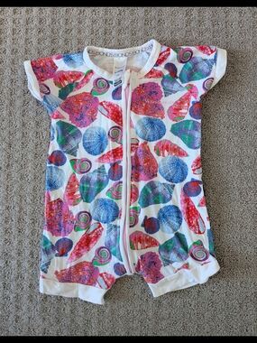 Bonds Wondersuit Zippy White Shell-Print Zip Front One-Piece 6-12 Months